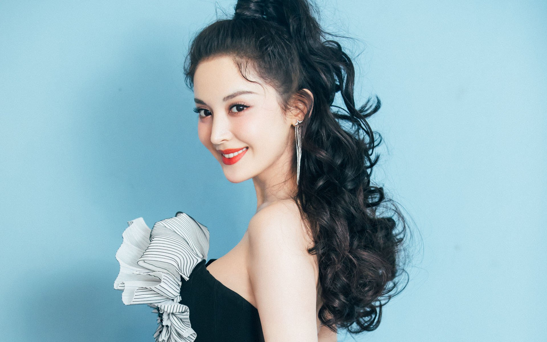 米兰体育官网-女子排球国家队集训拉开序幕,女子排球队员